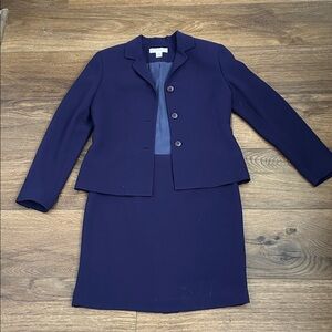 Petite Sophisticate Purple Women's Skirt Suit. Size 2.